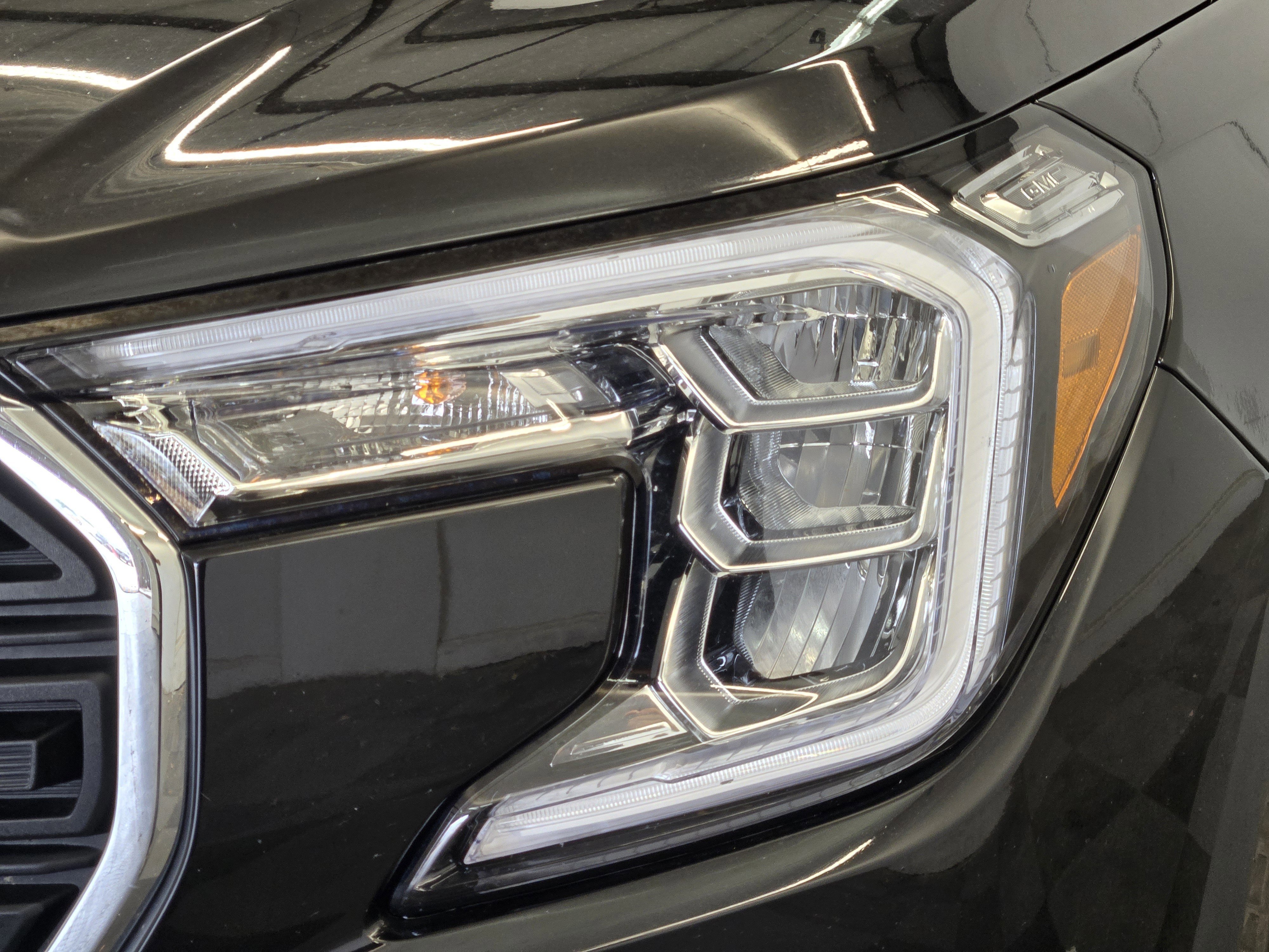 Used 2024 GMC Terrain SLE FWD image 8