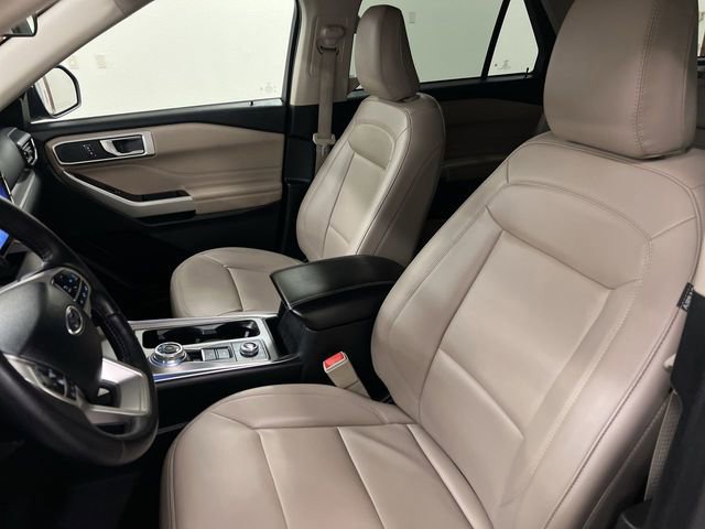 Certified 2023 Ford Explorer XLT w/ Equipment Group 202A image 9
