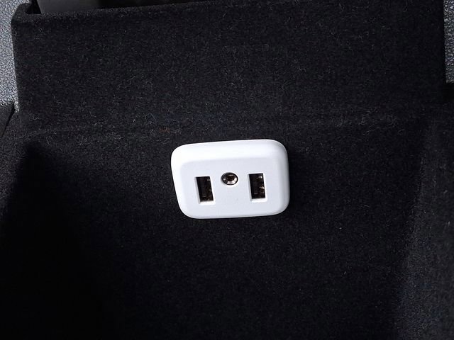 Used 2017 Cadillac XT5 Luxury w/ Driver Awareness Package image 32