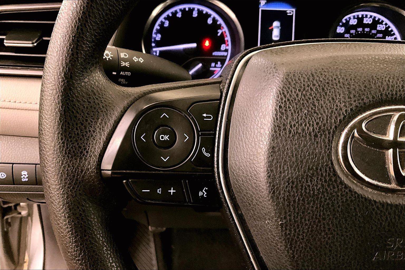 Used 2020 Toyota Camry LE image 17