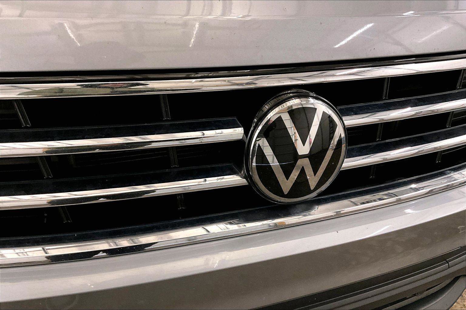 Used 2024 Volkswagen Tiguan SE image 29