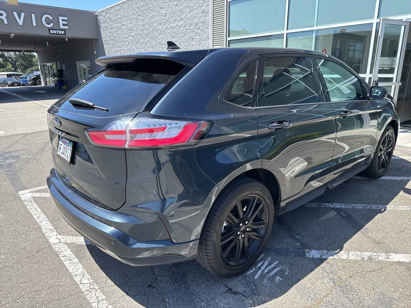 Certified 2023 Ford Edge ST-Line AWD/4WD image 5