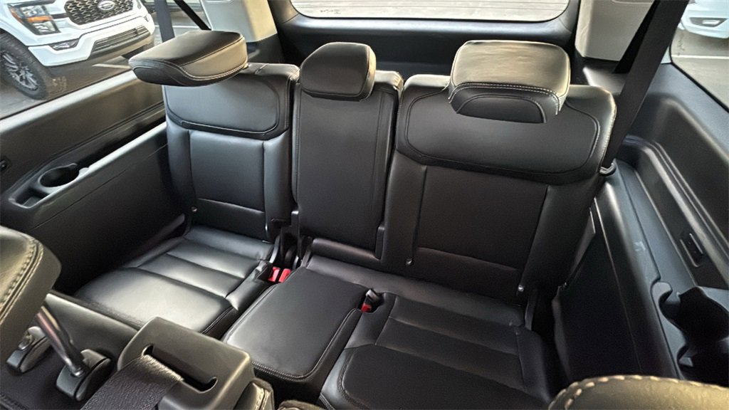 Certified 2025 Ford Expedition Max Platinum image 25