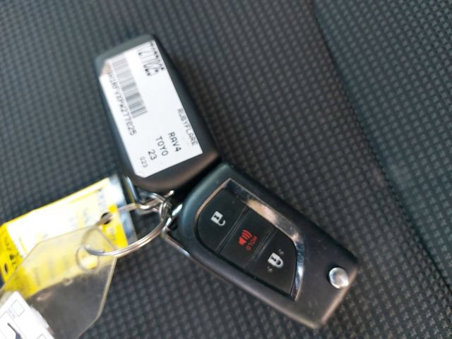 Used 2023 Toyota RAV4 LE FWD image 33