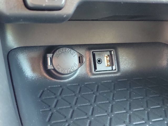 Used 2019 Toyota RAV4 LE w/ Carpet Mat Package FWD image 10