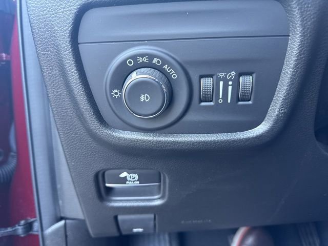 Used 2023 Jeep Grand Cherokee Limited image 24