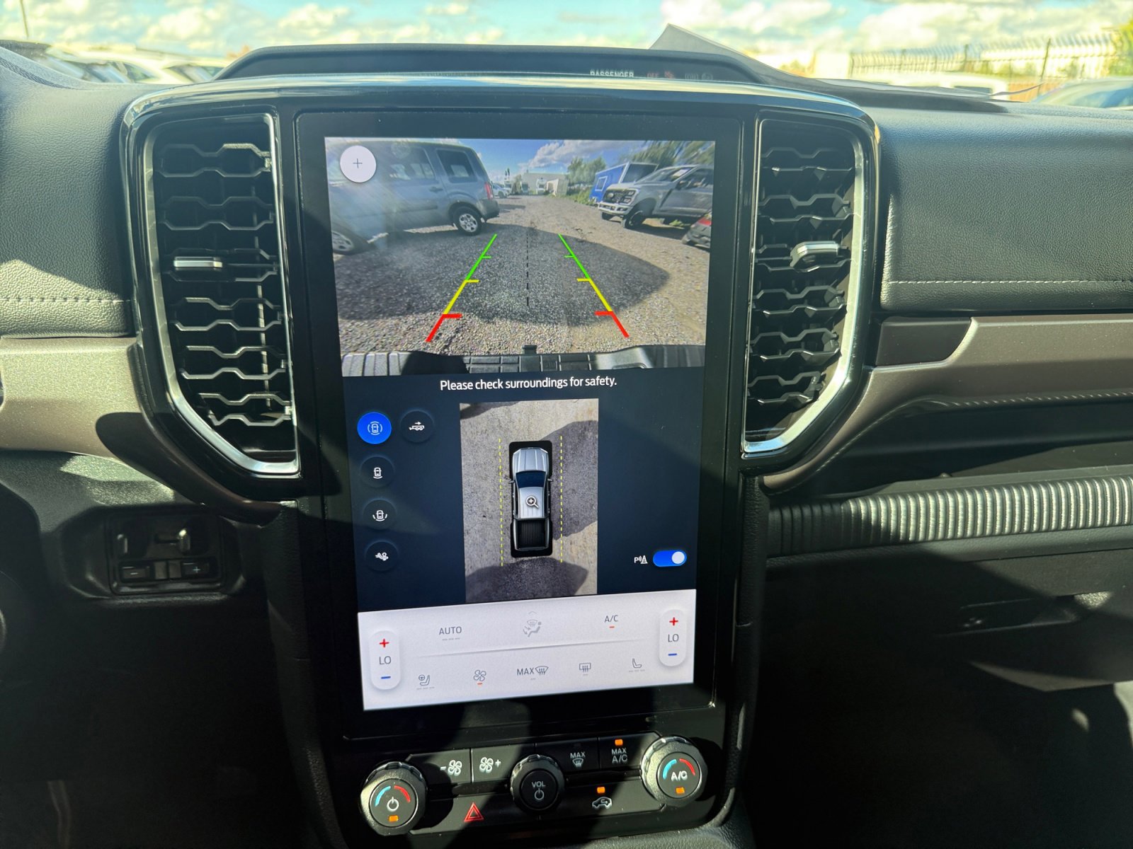 Certified 2024 Ford Ranger Lariat w/ FX4 Off-Road Package image 23