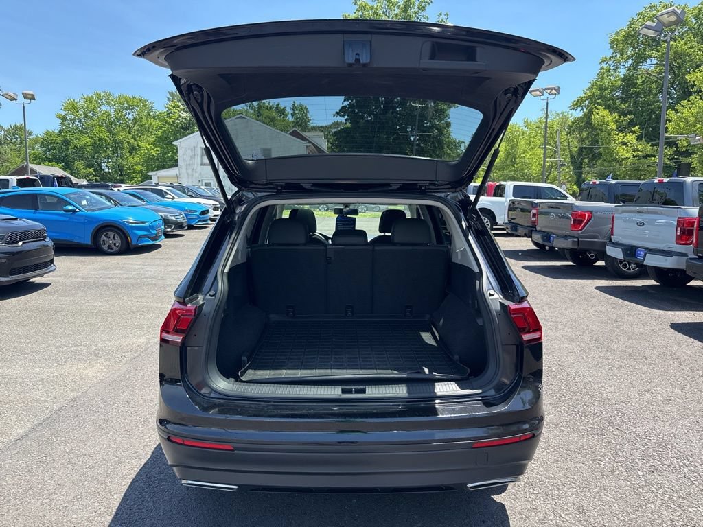 Used 2019 Volkswagen Tiguan SE w/ Panoramic Sunroof Package AWD/4WD image 10