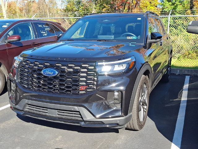 Certified 2025 Ford Explorer ST AWD/4WD image 4