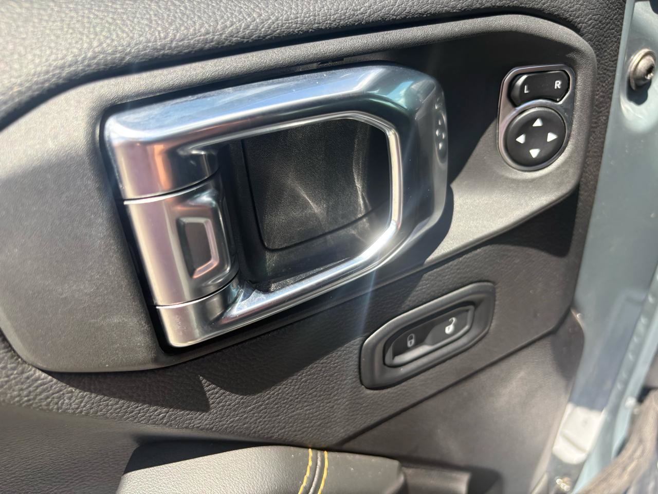 Used 2025 Jeep Gladiator Sport AWD/4WD image 20