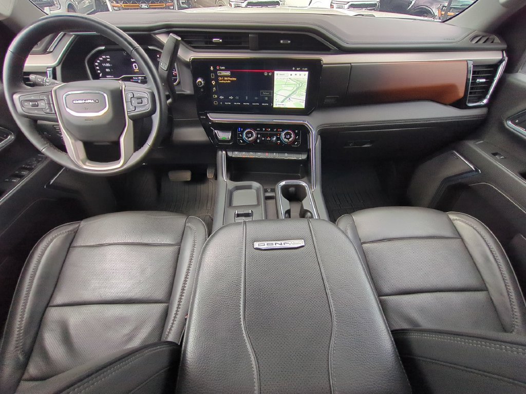 Used 2024 GMC Sierra 2500 Denali w/ Denali Reserve Package AWD/4WD image 17