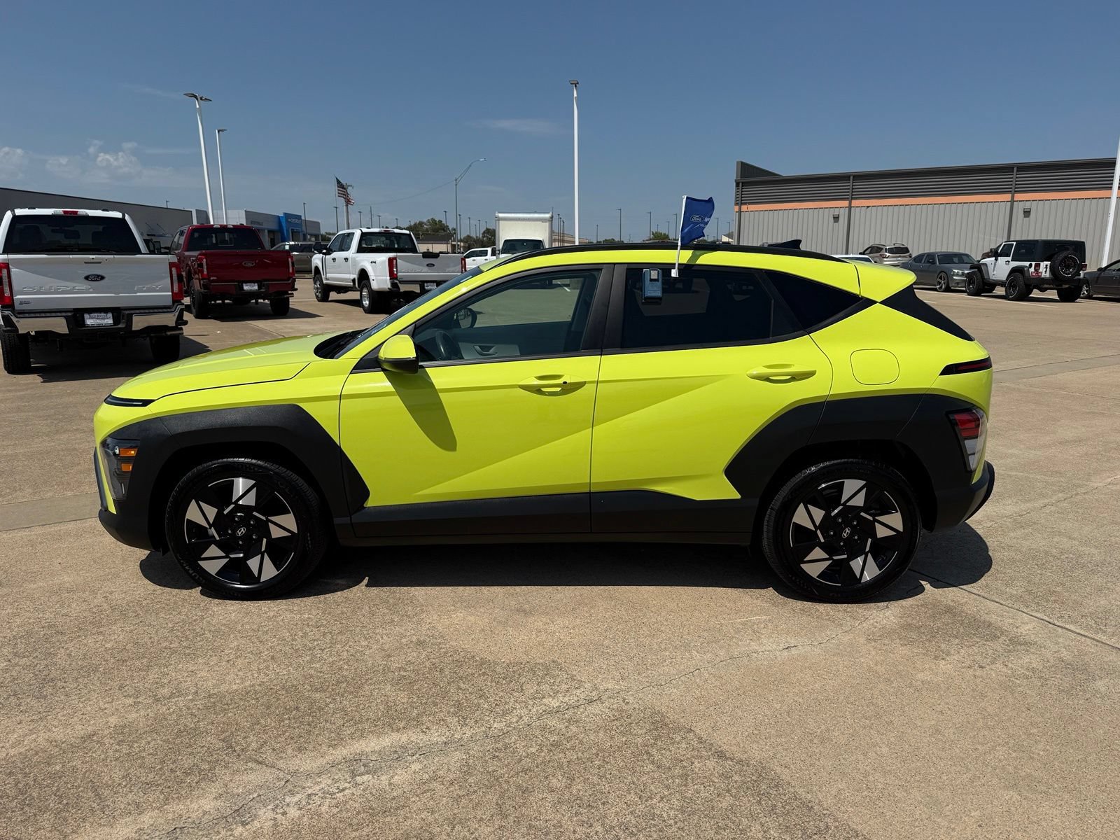 Used 2025 Hyundai Kona SEL FWD image 8