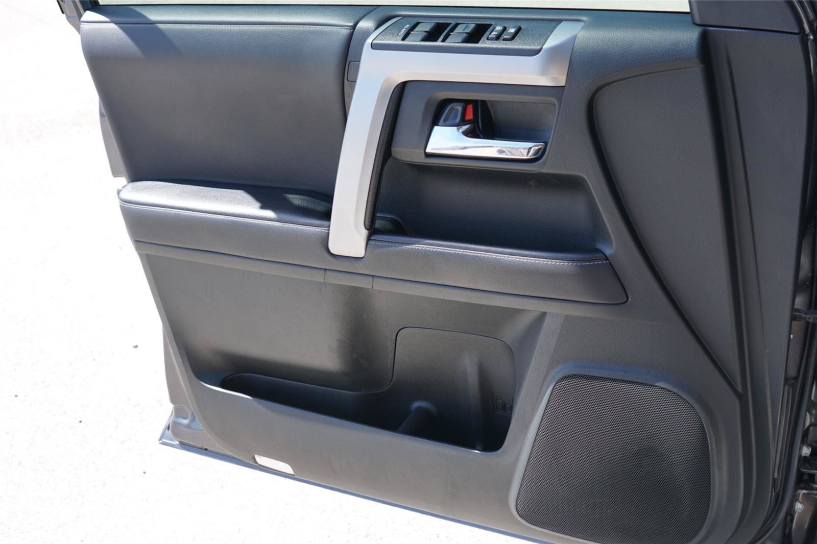 Used 2022 Toyota 4Runner SR5 Premium w/ Moonroof Package RWD image 19