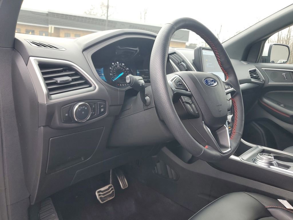 Certified 2024 Ford Edge ST-Line image 17