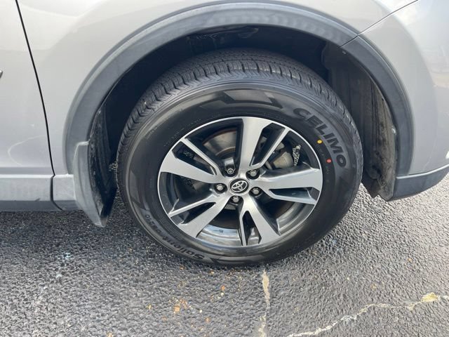 Used 2018 Toyota RAV4 XLE FWD image 10
