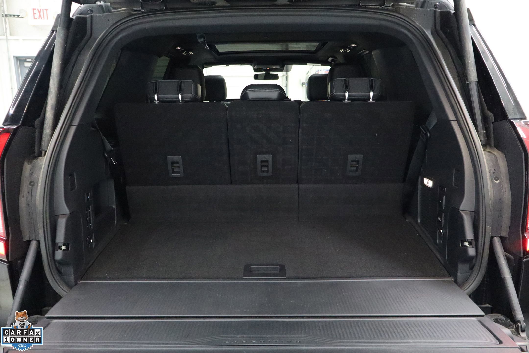 Certified 2025 Ford Expedition Platinum w/ Stealth Performance Package AWD/4WD image 28