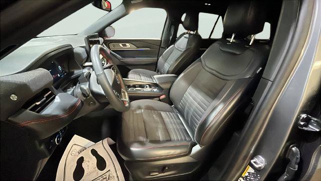 Certified 2025 Ford Explorer ST-Line w/ Premium Package AWD/4WD image 14