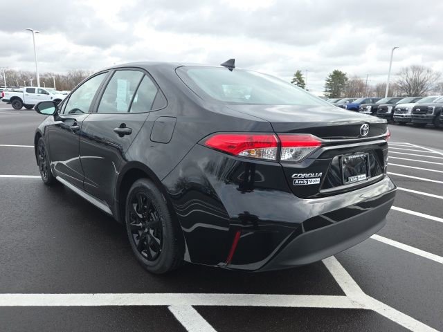 Used 2025 Toyota Corolla LE image 11