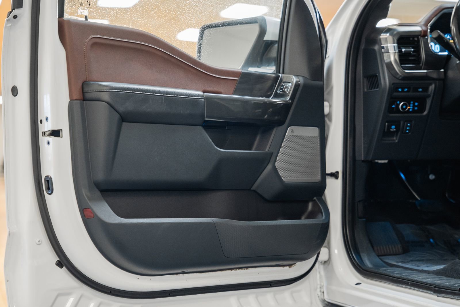 Certified 2023 Ford F150 Lariat w/ Equipment Group 502A High image 45