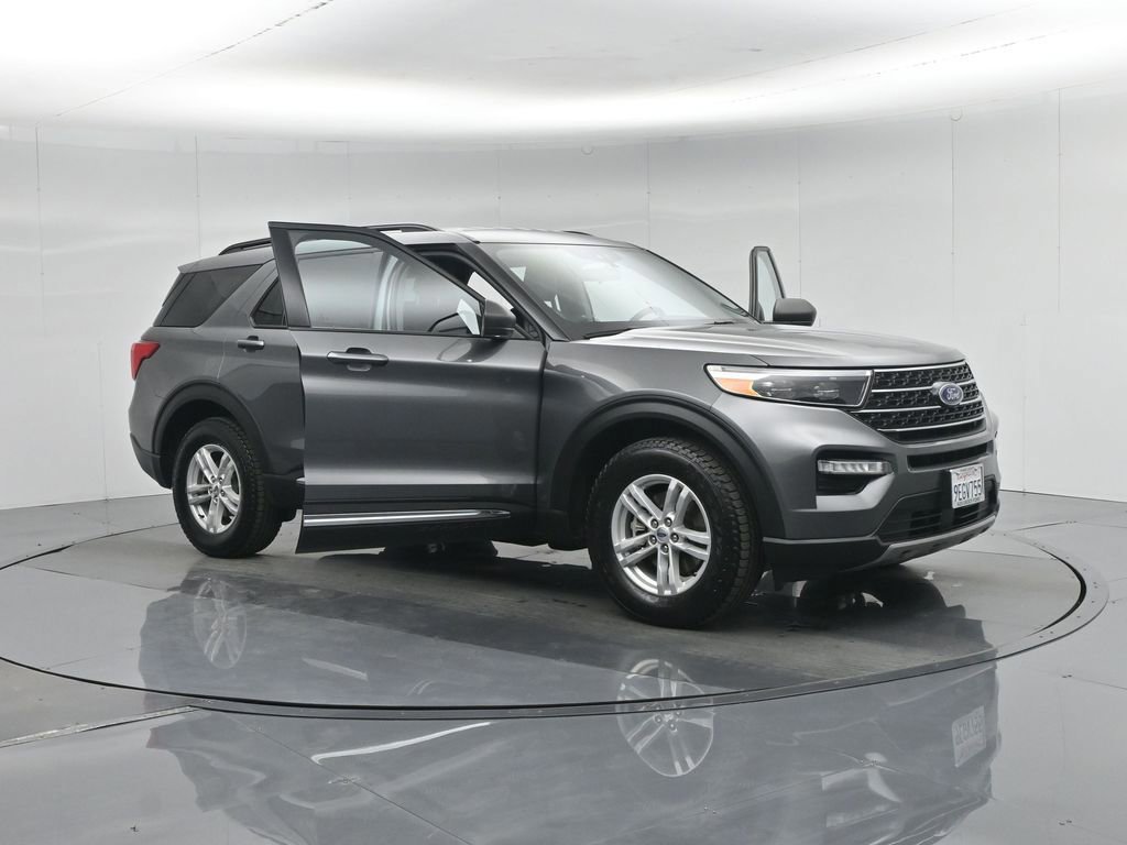 Certified 2022 Ford Explorer XLT w/ Equipment Group 202A image 62
