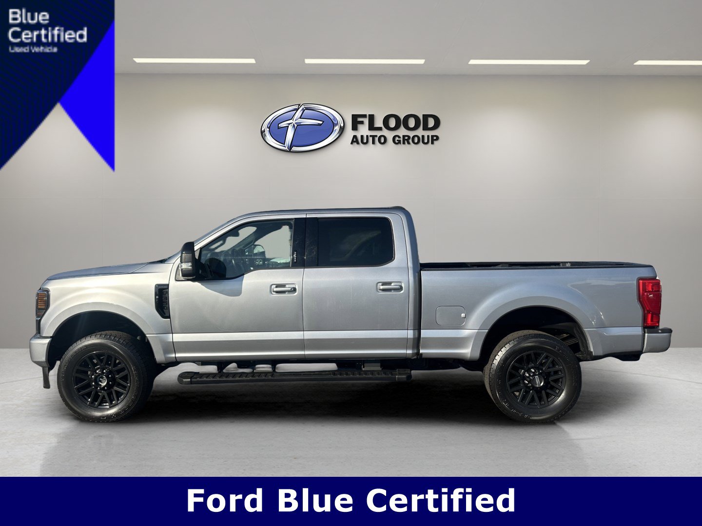Certified 2022 Ford F350 Lariat w/ Black Appearance Package AWD/4WD image 5