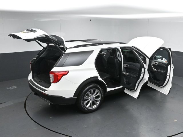 Certified 2024 Ford Explorer XLT w/ Equipment Group 202A AWD/4WD image 59