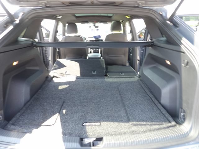 Used 2020 Volkswagen Atlas Cross Sport SE w/ Panoramic Sunroof Package FWD image 30