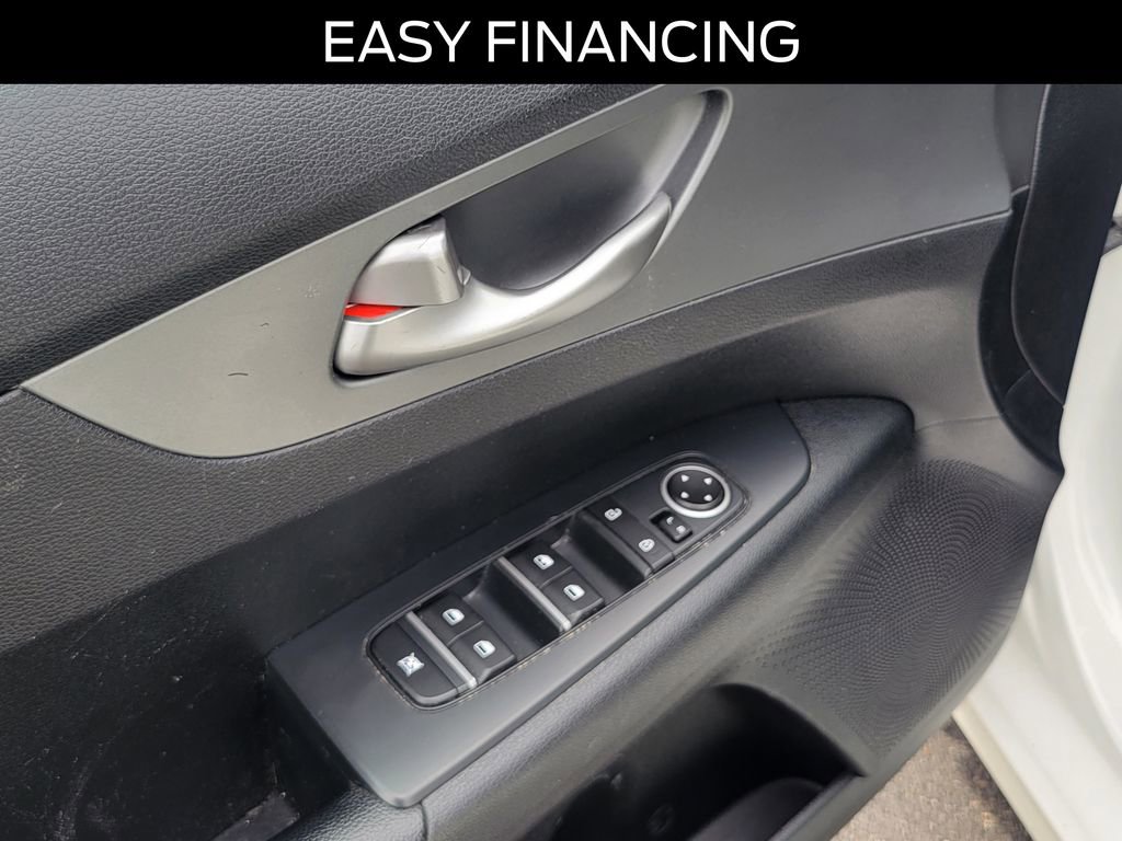 Used 2019 Kia Forte LXS FWD image 17