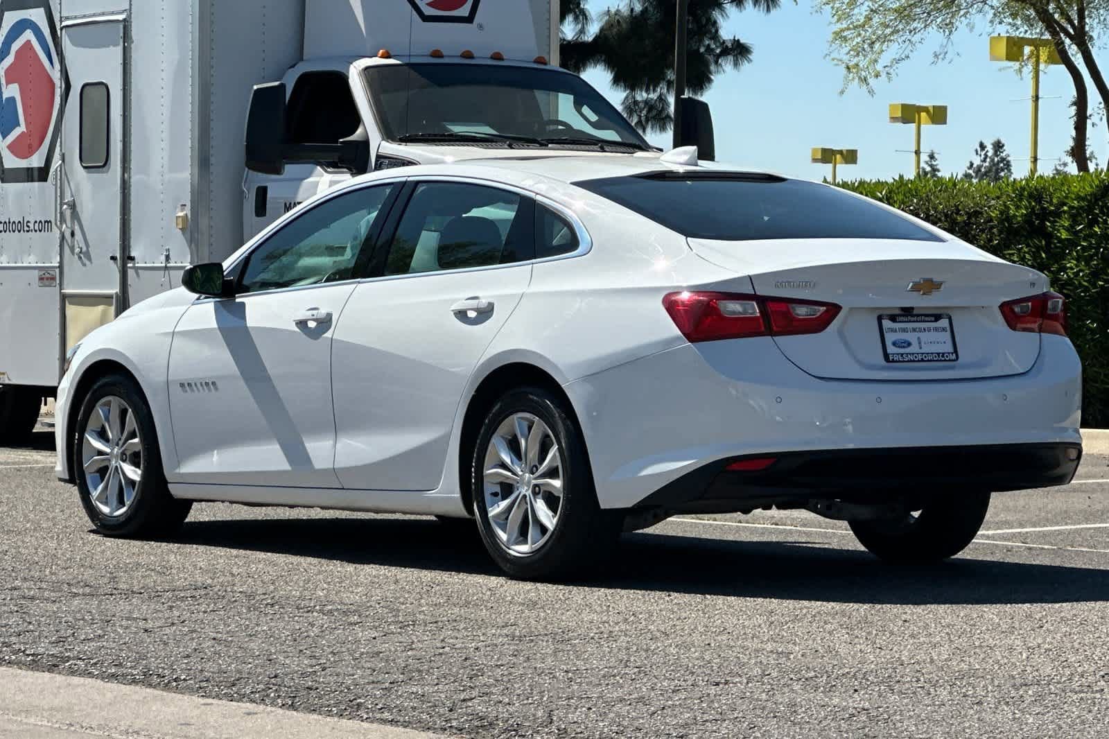 Used 2024 Chevrolet Malibu LT image 3