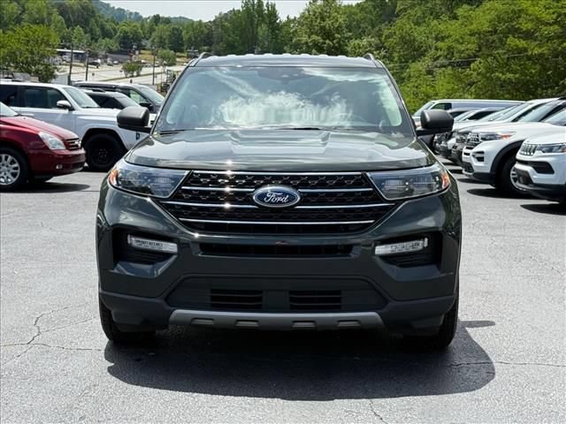 Certified 2023 Ford Explorer XLT w/ Equipment Group 202A RWD image 9