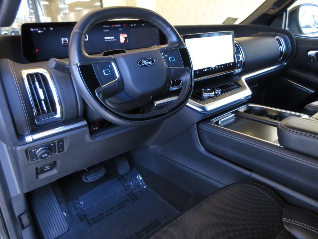 Certified 2025 Ford Expedition Platinum w/ Stealth Performance Package AWD/4WD image 13