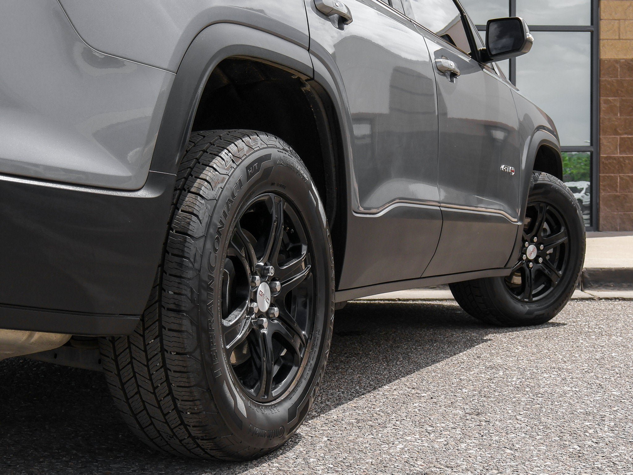 Used 2020 GMC Acadia AT4 w/ Driver Alert Package II AWD/4WD image 11