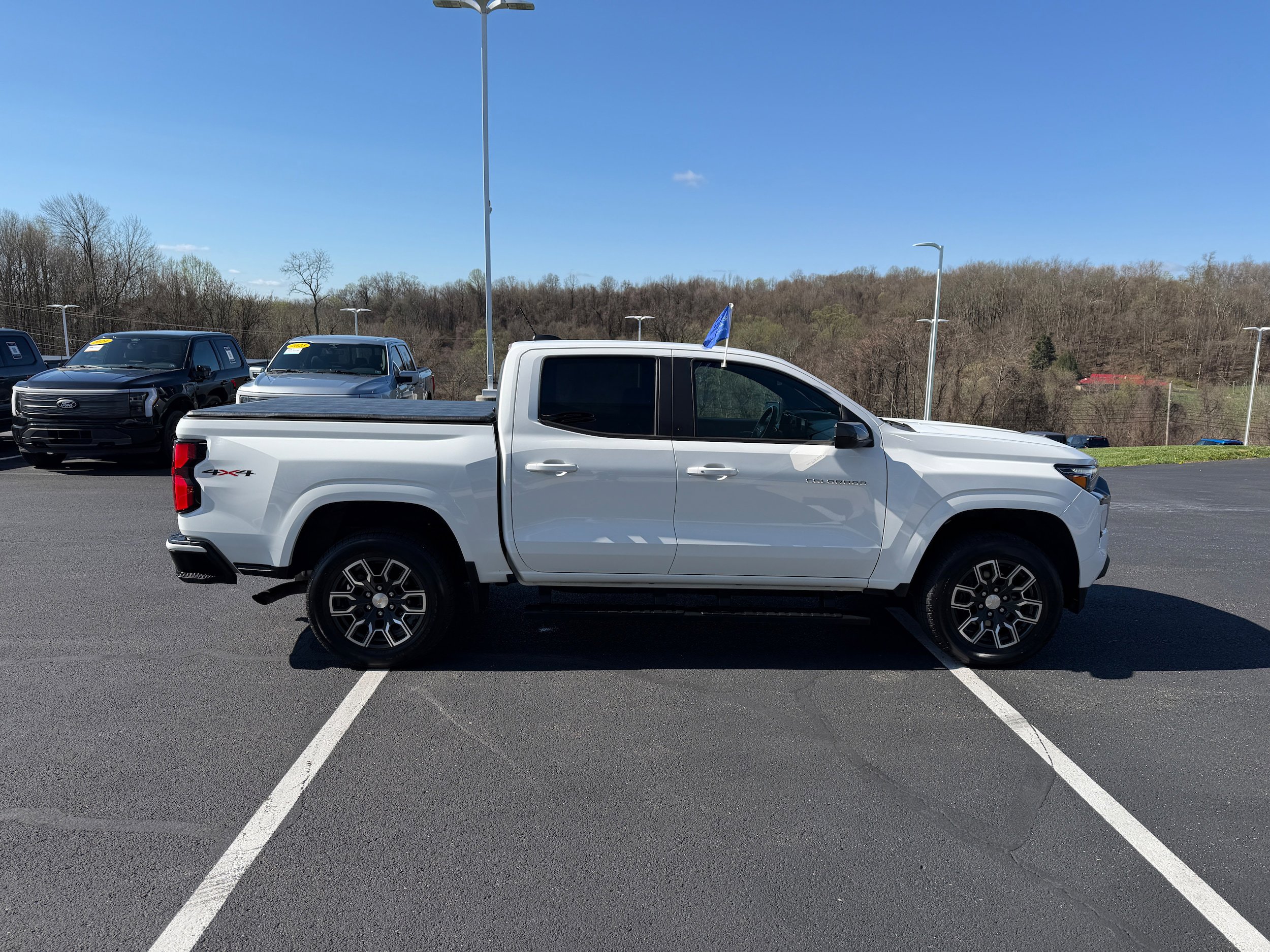 Used 2024 Chevrolet Colorado LT w/ LT Convenience Package III AWD/4WD image 5