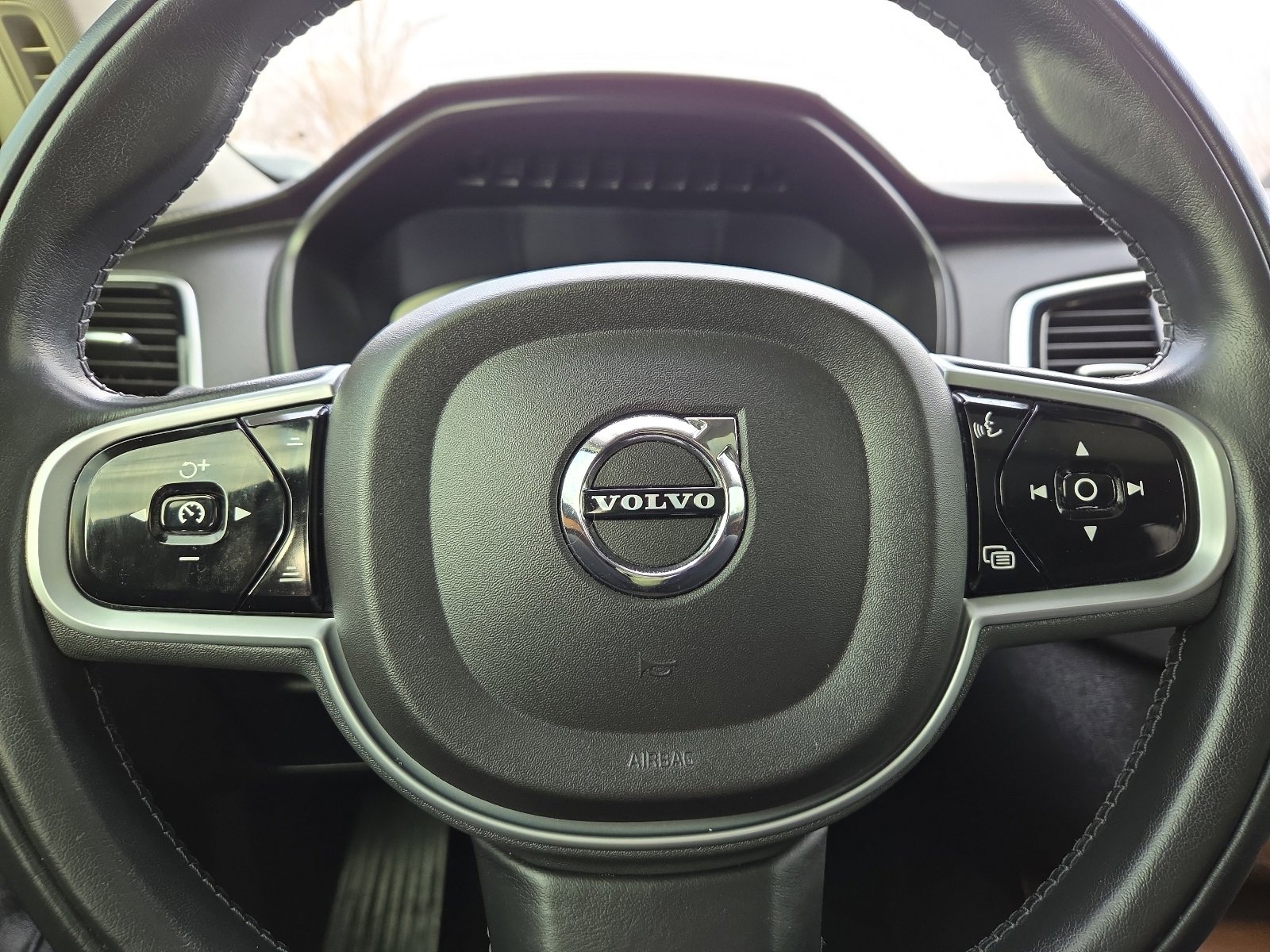 Used 2019 Volvo XC90 T6 Inscription w/ Protection Package Premier image 24