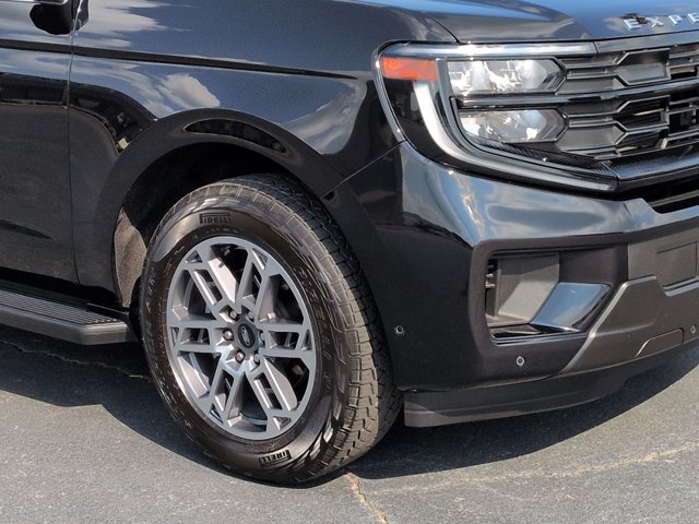 Certified 2025 Ford Expedition Active AWD/4WD image 10
