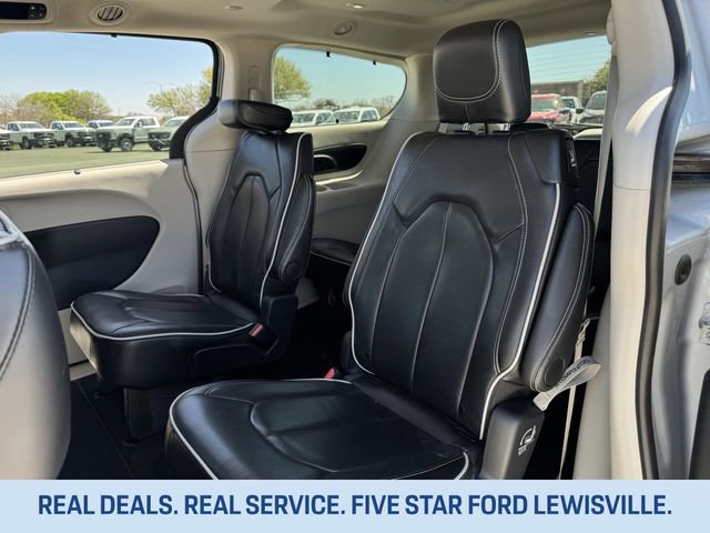 Used 2024 Chrysler Pacifica Limited image 27