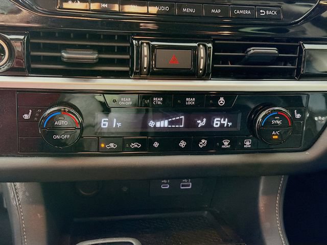 Used 2024 Nissan Pathfinder SL w/ SL Premium Package FWD image 19
