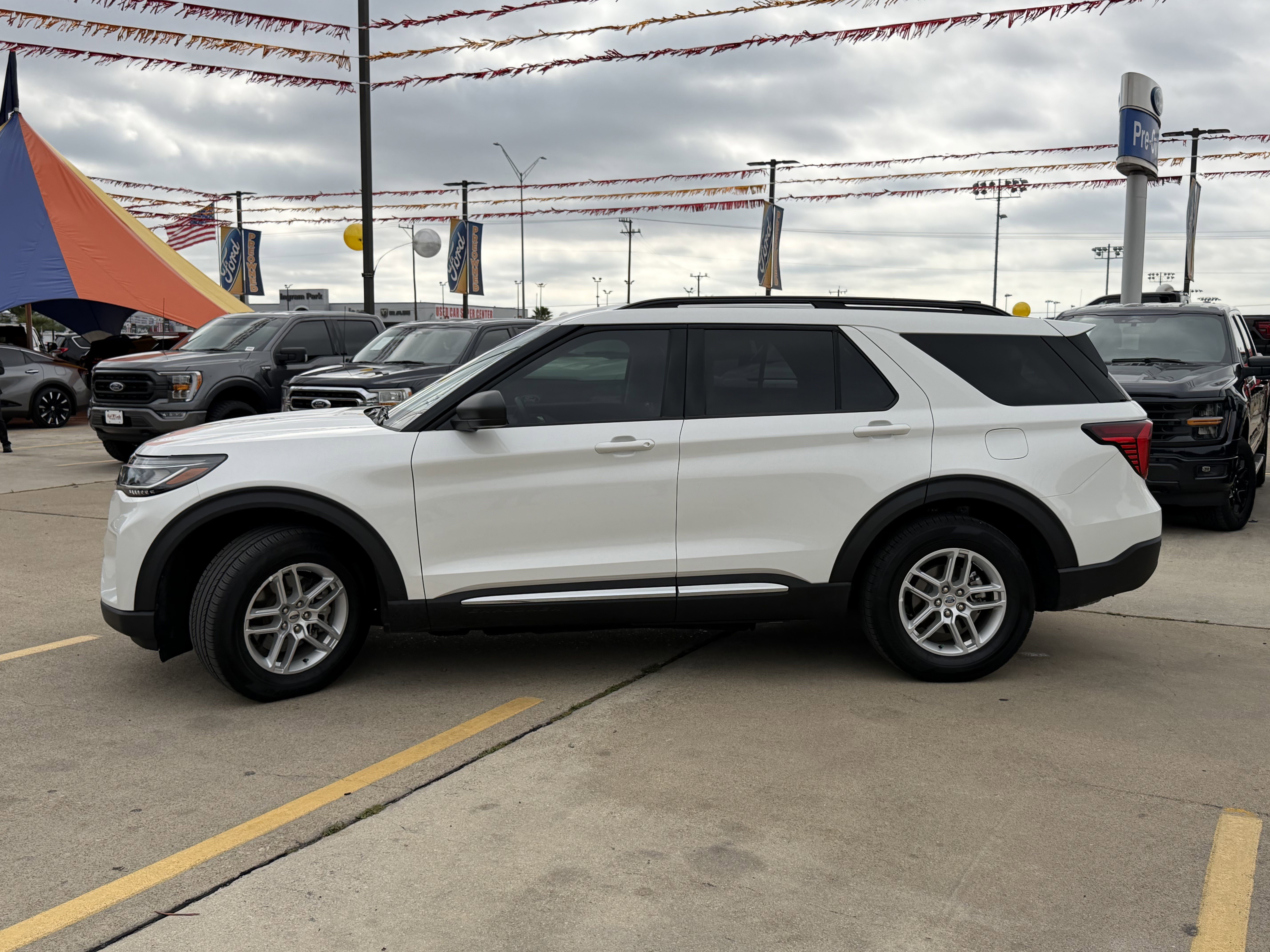 Certified 2025 Ford Explorer Active w/ Active Comfort Package RWD image 11