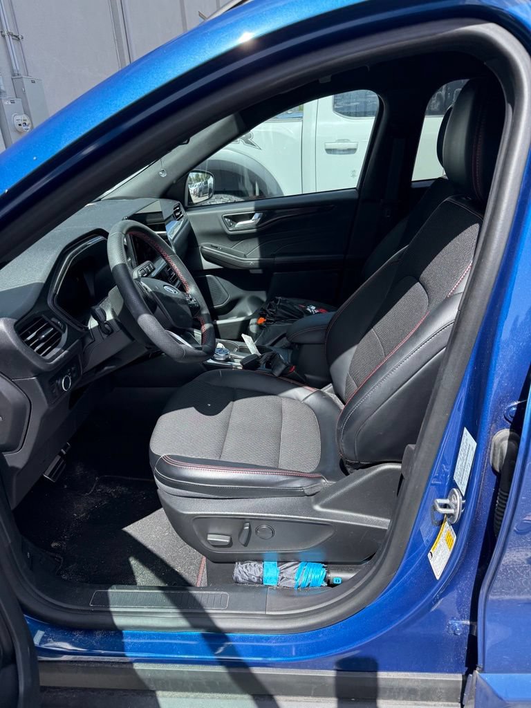 Certified 2023 Ford Escape ST-Line w/ Tech Pack #1 FWD image 2