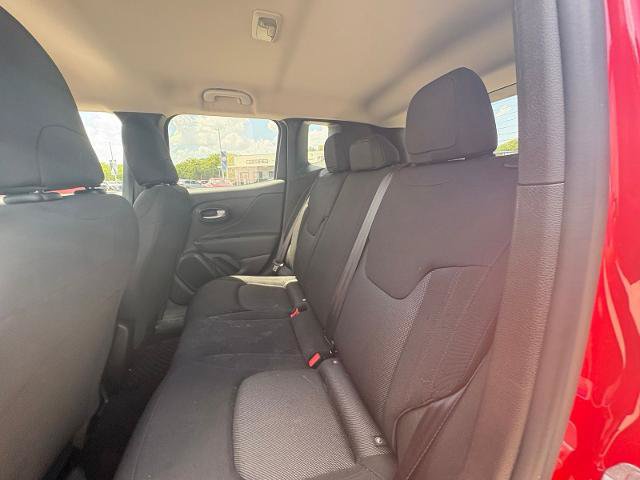 Used 2023 Jeep Renegade Latitude AWD/4WD image 11