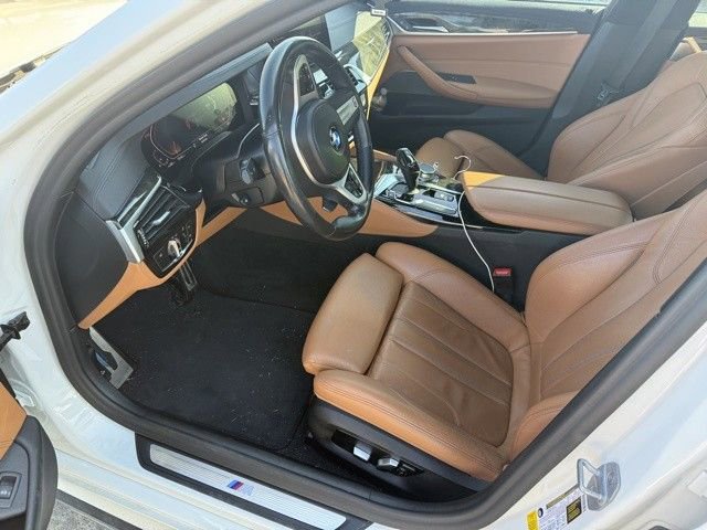 Used 2020 BMW 540i w/ M Sport Package RWD image 3