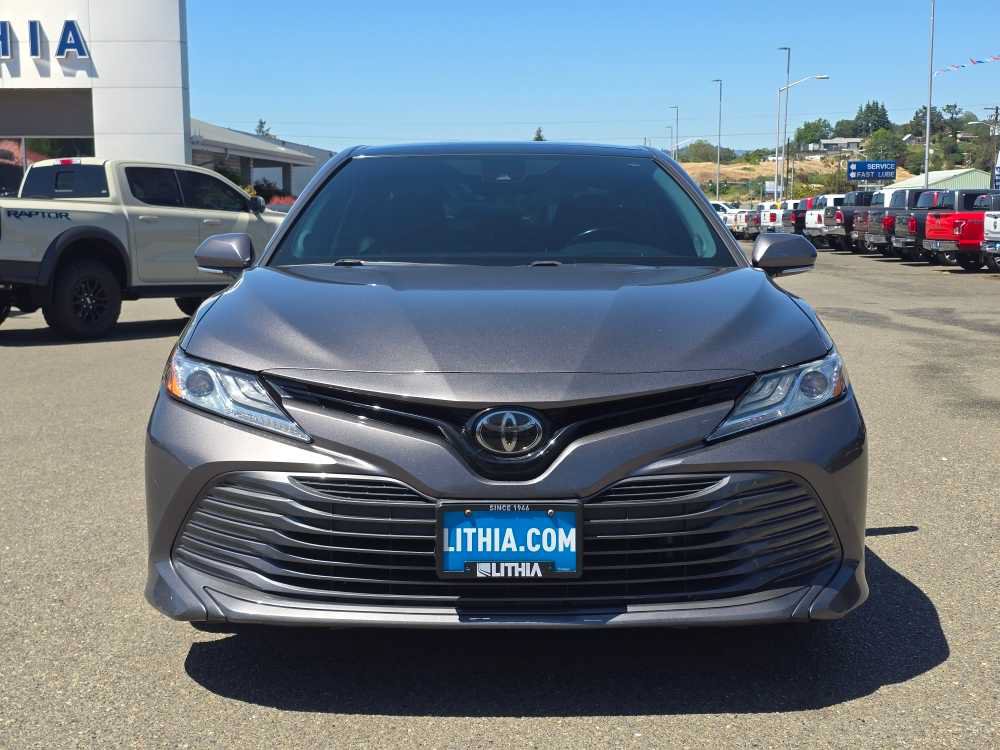 Used 2019 Toyota Camry XLE FWD image 8