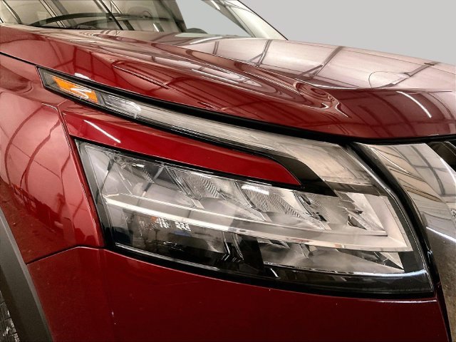 Used 2022 Nissan Pathfinder SV AWD/4WD image 28