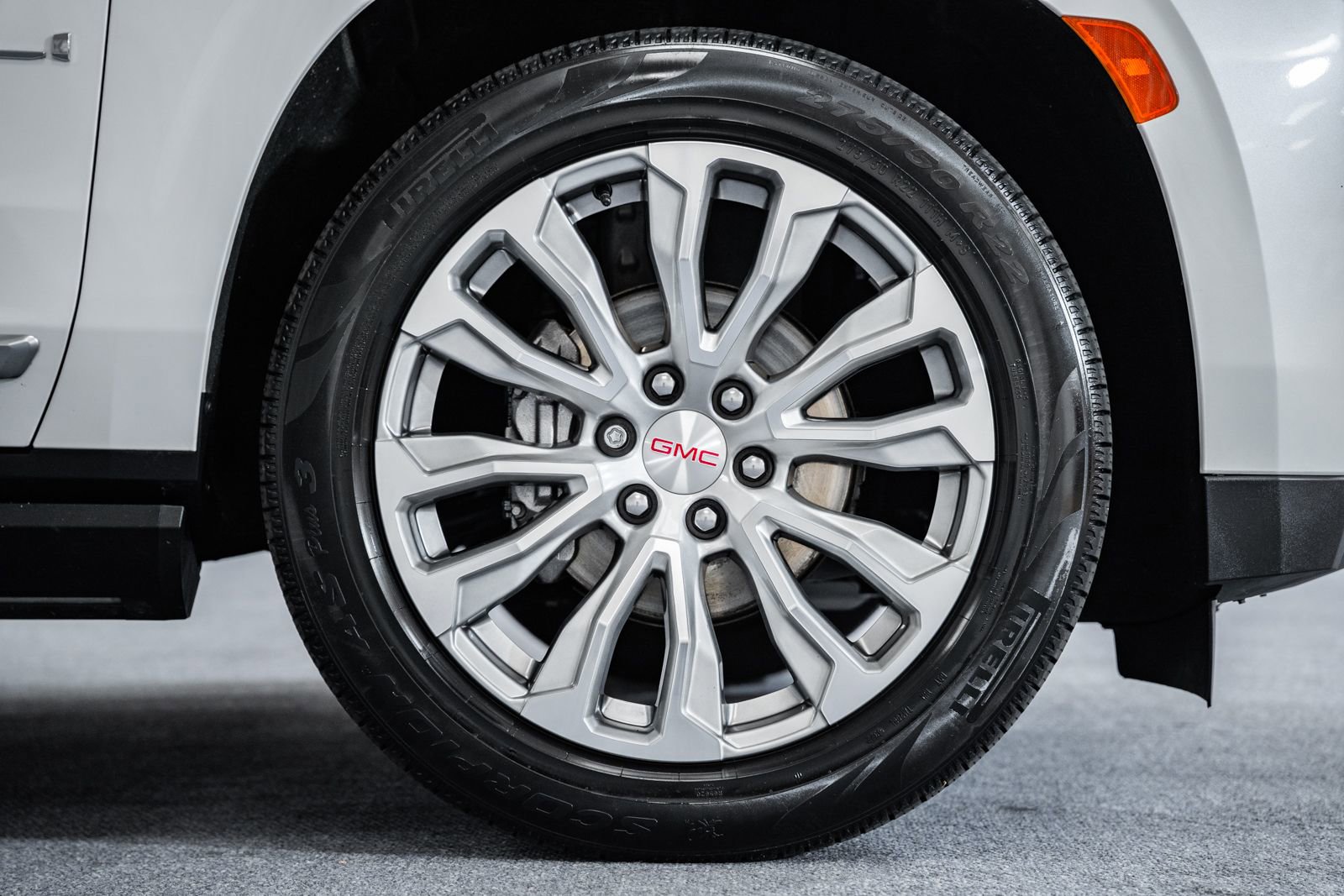 Used 2022 GMC Yukon Denali w/ Denali Premium Package AWD/4WD image 25