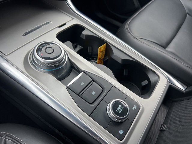 Certified 2022 Ford Explorer XLT w/ Equipment Group 202A image 15