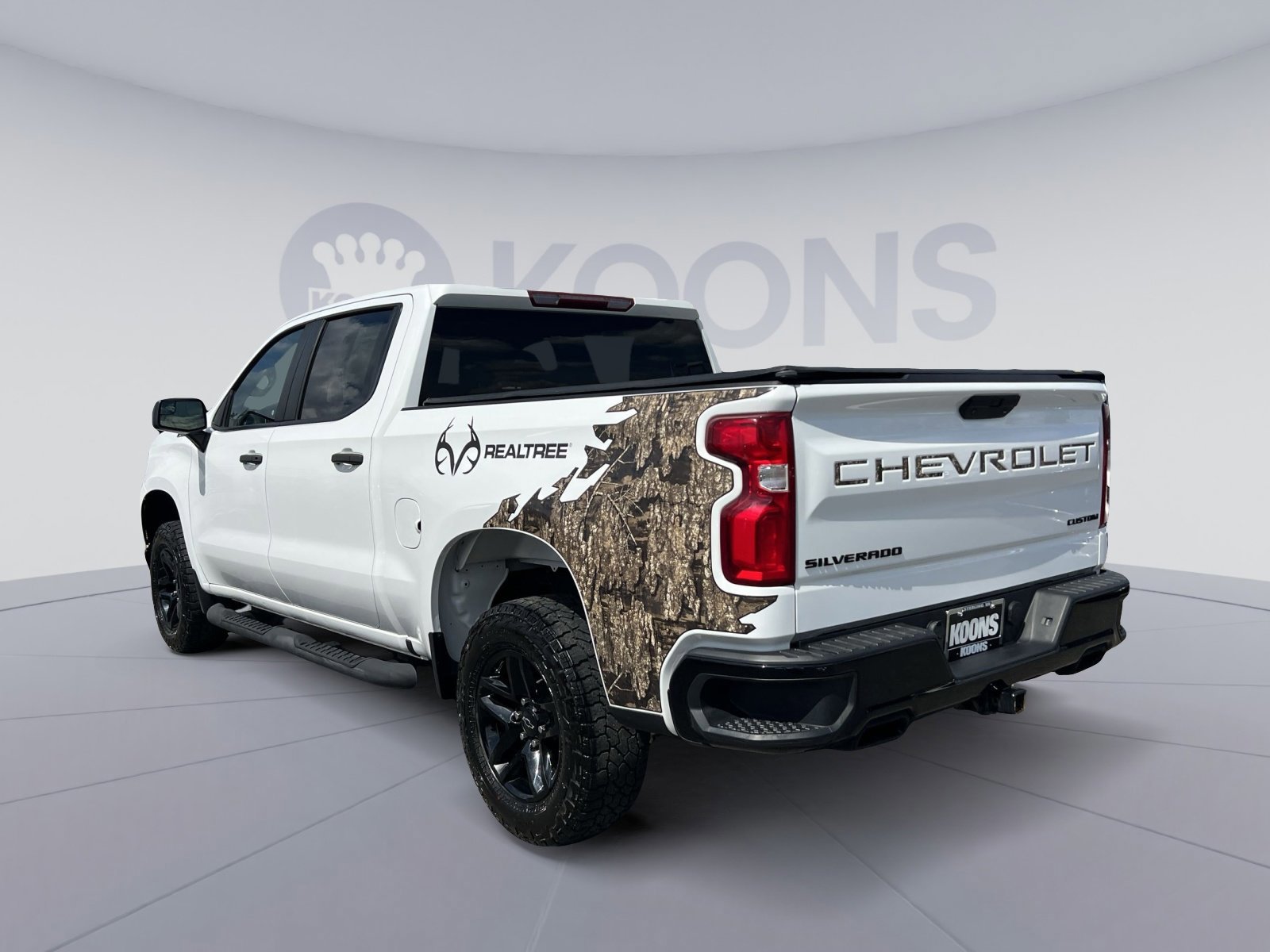 Used 2021 Chevrolet Silverado 1500 Custom Trail Boss w/ Realtree Special Edition image 3
