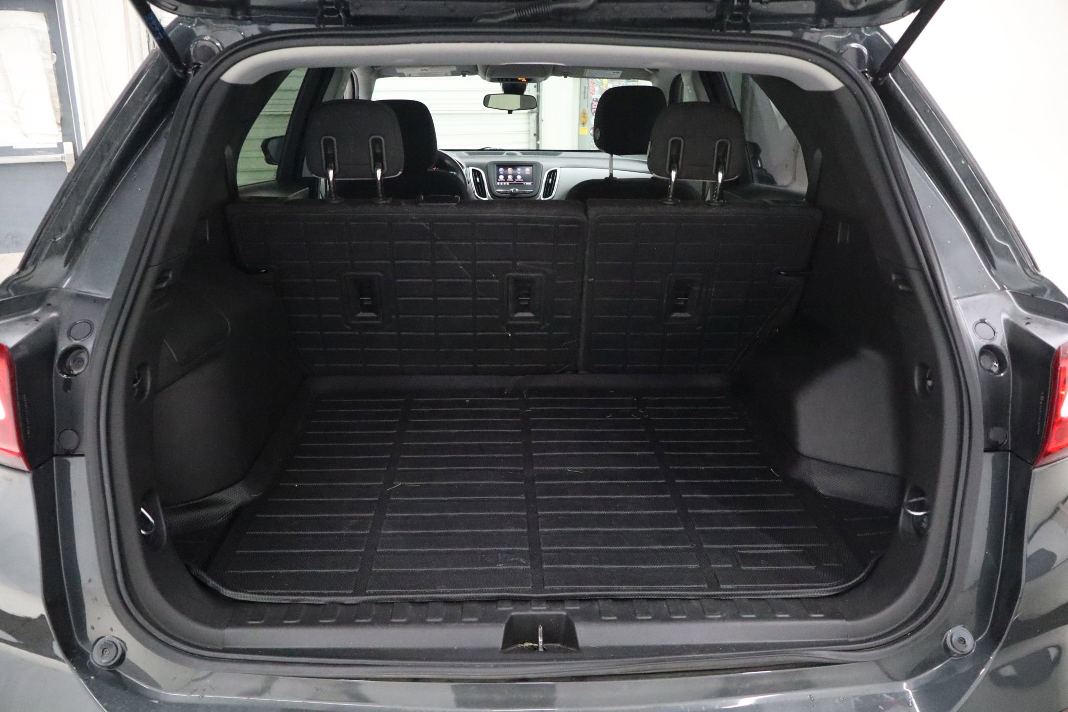 Used 2020 Chevrolet Equinox LS image 27