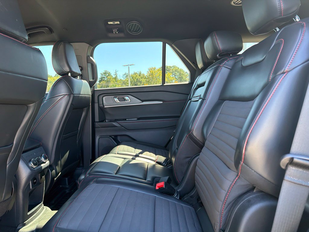 Certified 2025 Ford Explorer ST-Line RWD image 15