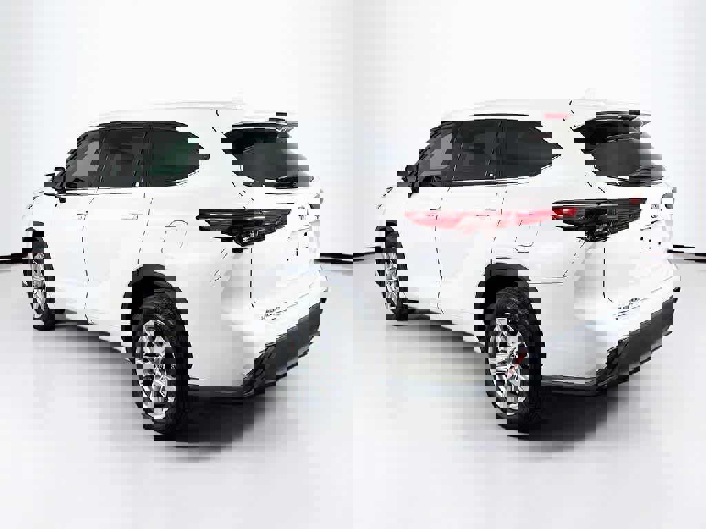 Used 2020 Toyota Highlander L image 3