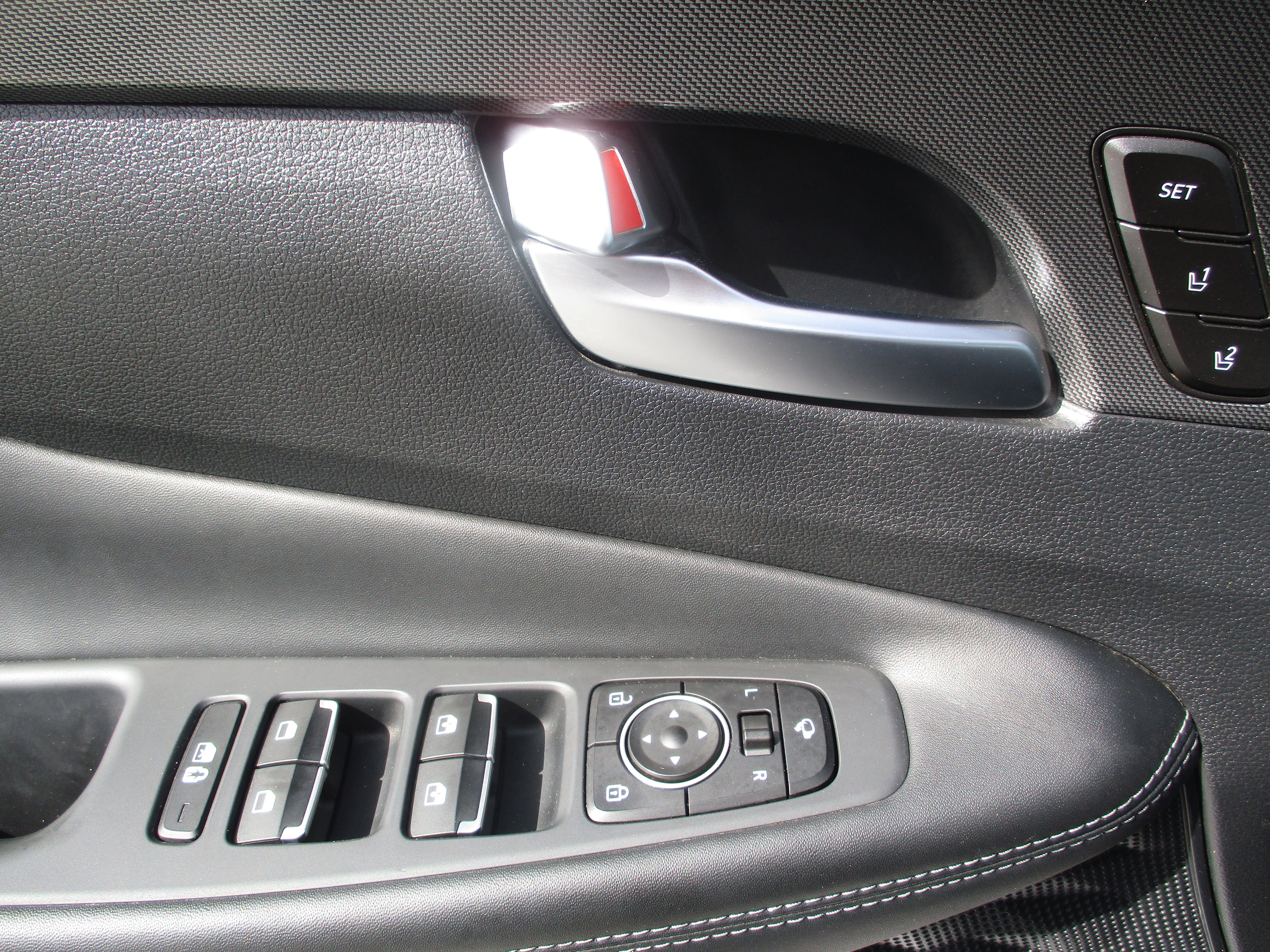 Used 2023 Hyundai Santa Fe Limited AWD/4WD image 15